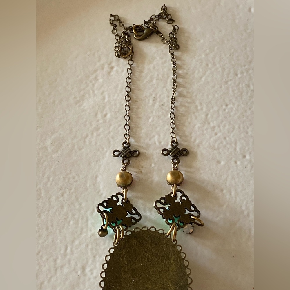 Vintage Brass Necklace with Artistic Lady Pendant - Picture 11 of 11